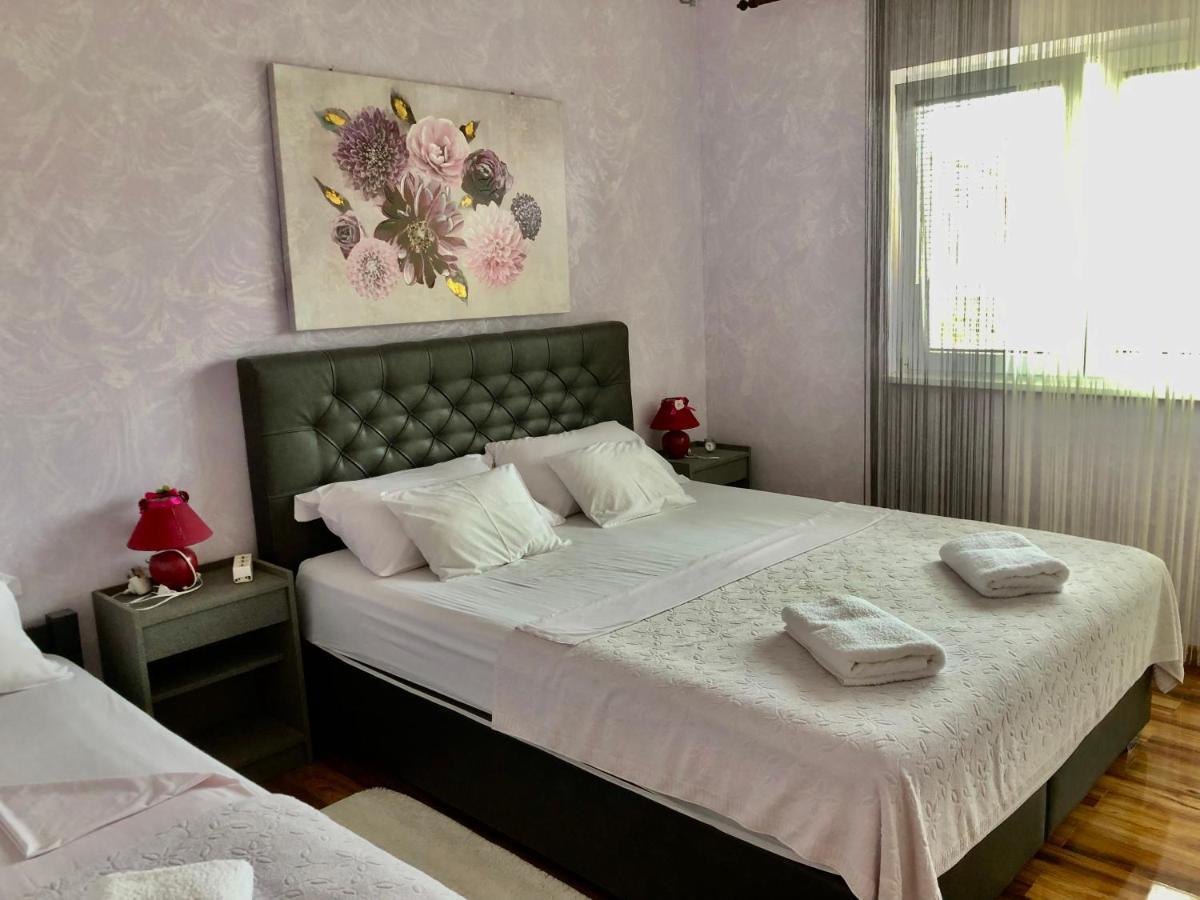 Apartments Pine & Oak With Shared Seasonal Hot Tub Privlaka  Εξωτερικό φωτογραφία