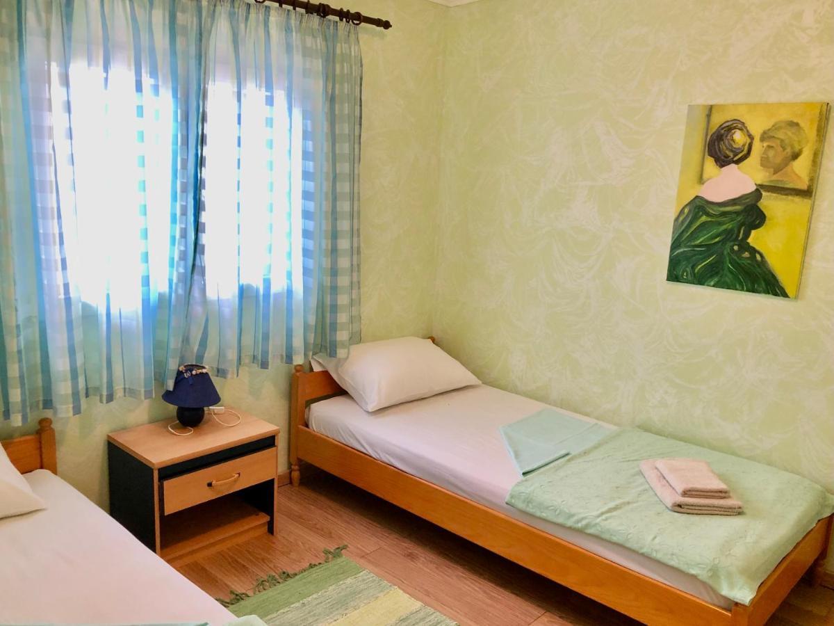 Apartments Pine & Oak With Shared Seasonal Hot Tub Privlaka  Εξωτερικό φωτογραφία