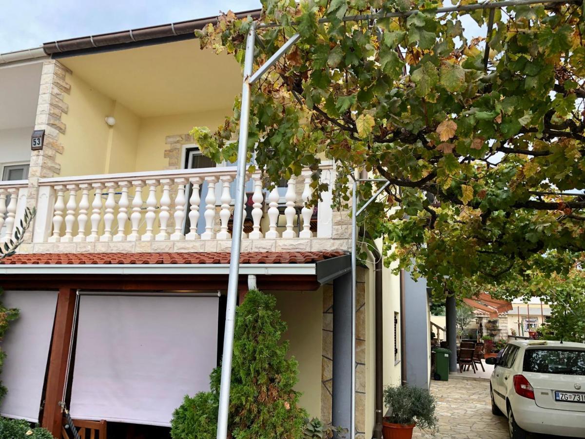 Apartments Pine & Oak With Shared Seasonal Hot Tub Privlaka  Εξωτερικό φωτογραφία