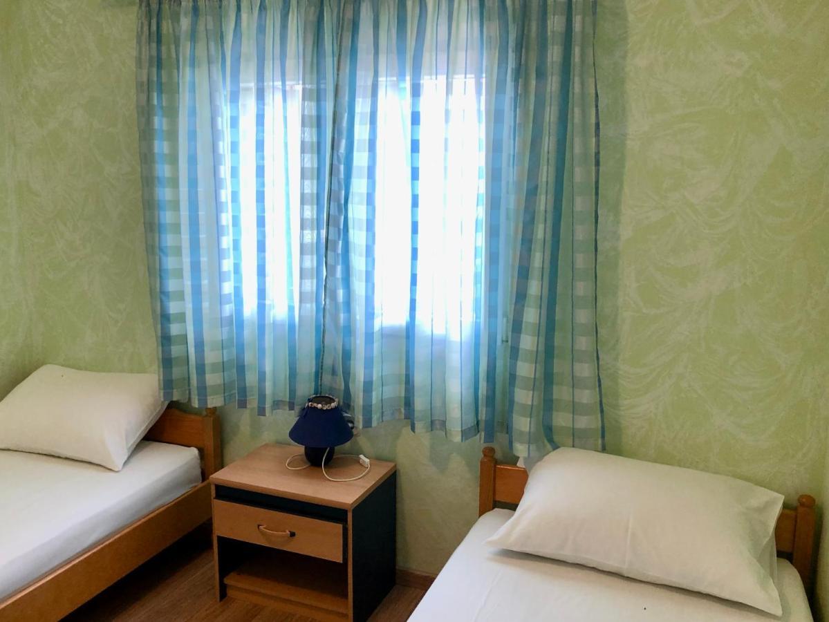 Apartments Pine & Oak With Shared Seasonal Hot Tub Privlaka  Εξωτερικό φωτογραφία